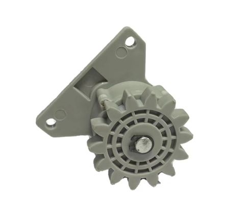 El tubo de aluminio industrial une los pequeños engranajes de aluminio gris plateado para la carretilla